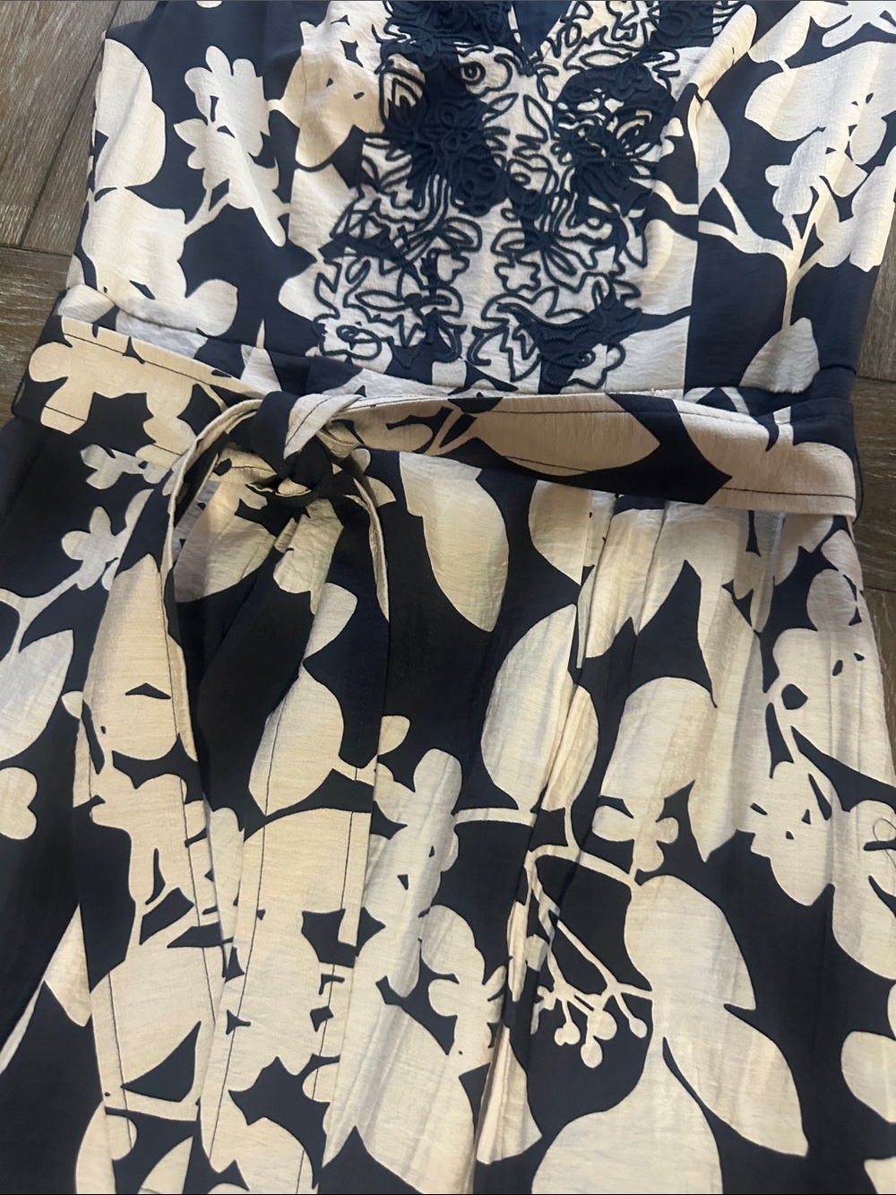 Adrianna Papell Navy White Floral Fit & Flare Midi Dress Tie Waist Size 8 - Picture 4 of 5